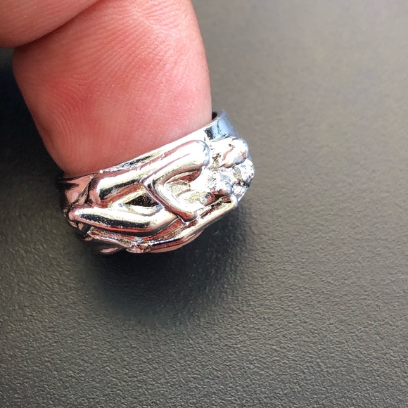 Ring - Picture 4 of 8